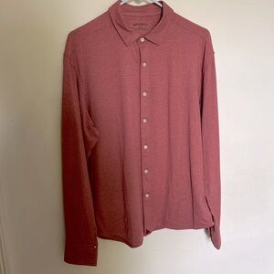 Soft and stretchy UNTUCKit Button Down